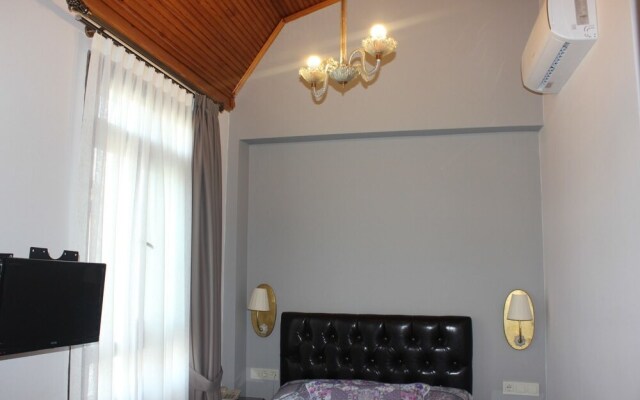 Urla Tarihi Han Otel