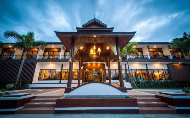 Moon Terrace Resort & Hotel