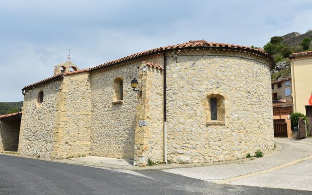 Quaint Holiday Home in Languedoc-roussillon With Garden