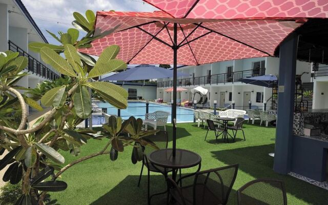 Casa Blu Hotel & Resort