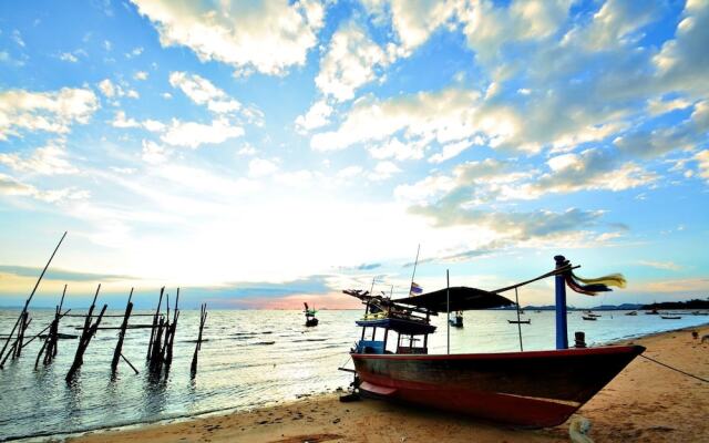 Golden Dragon Beach Resort