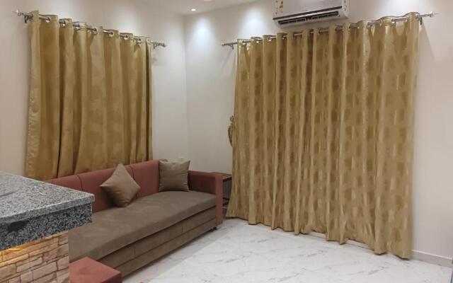 Cleopatra Resort F16