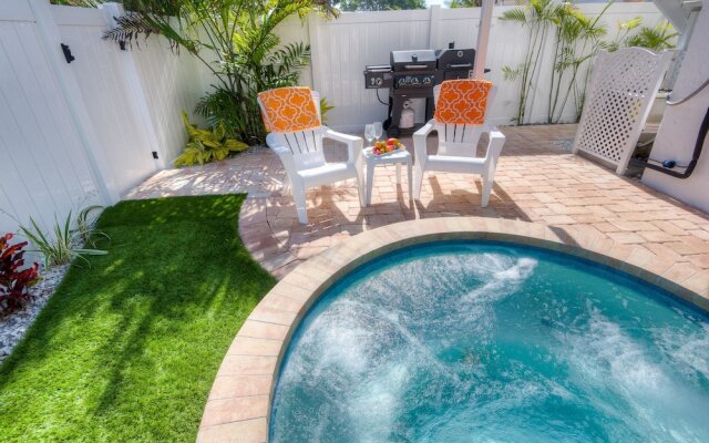 Pineapple Key Apartment 4