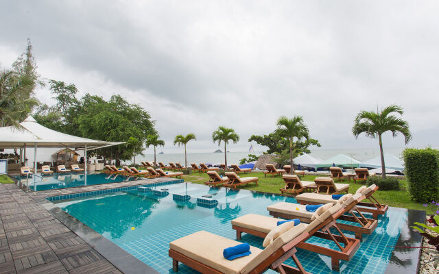 Sanae Beach Hua Hin