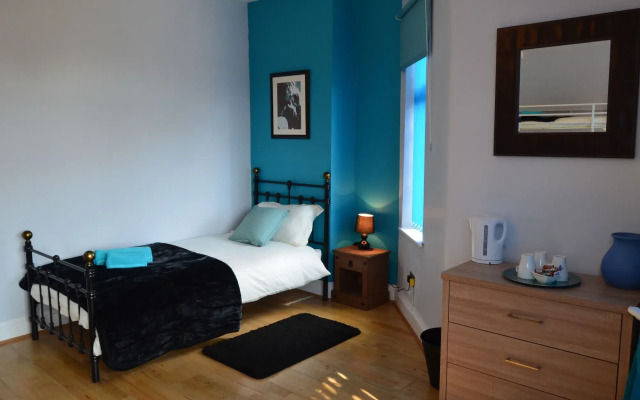 Old Trafford Guest House