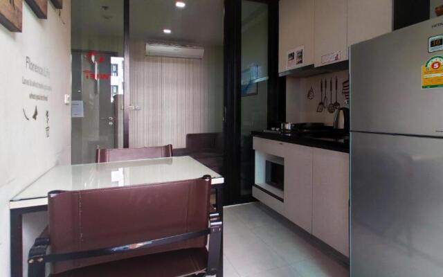 Pattaya Beach Sea View Rooftop Pool Resort