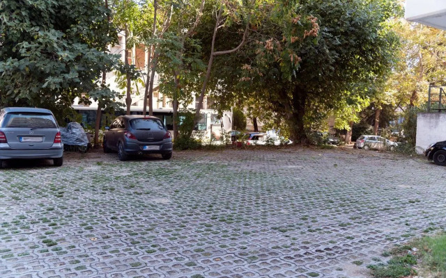 ECLECTIC LYXYRY 2 {free parking}