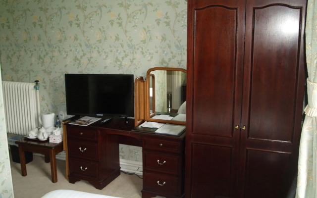 Woodland Manor Hotel