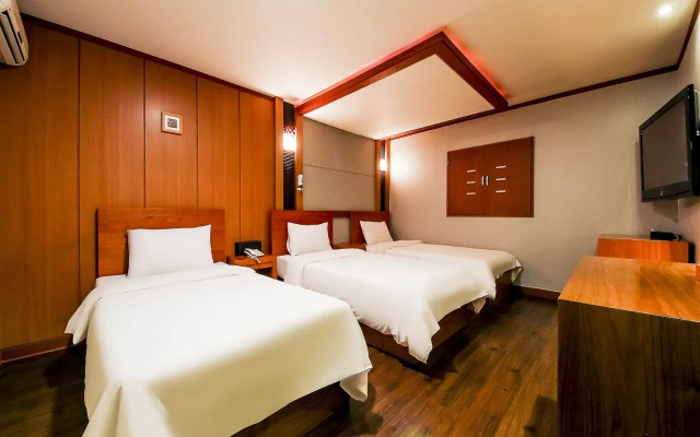 J Hotel Suwon