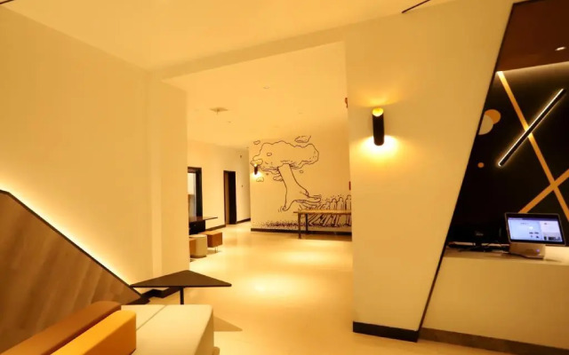 IU Hotel Xianning Railway Station