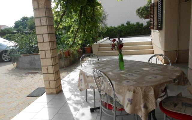 Desy - Free Parking & BBQ - SA2