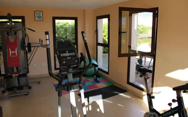 Beautiful Flat Near Golf Courses With sea Views