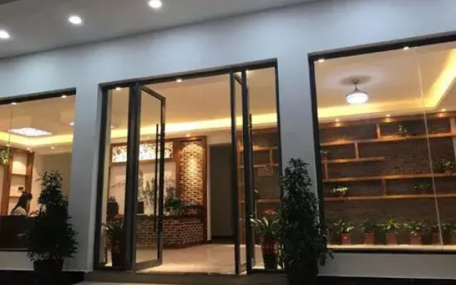 Zhangjiajie Pumo Inn (Wulingyuan National Forest Park Sign Store)