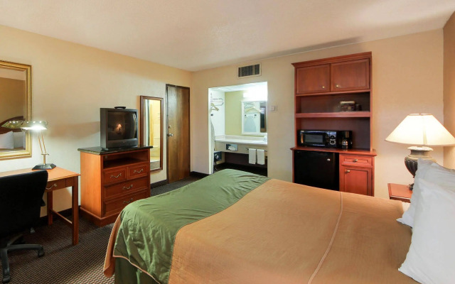 Quality Inn Shawnee