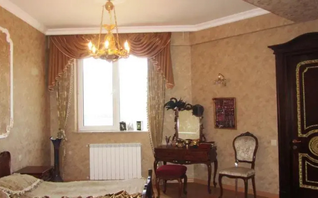 Maya's Flat