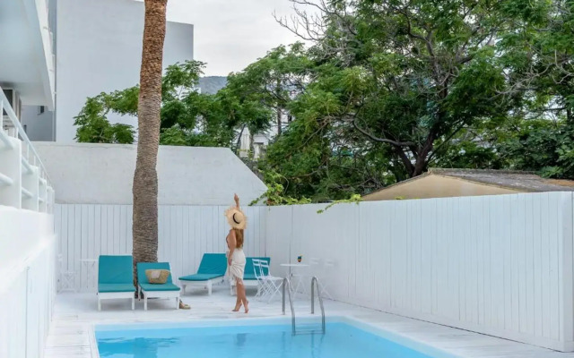 Azure Mare Hotel
