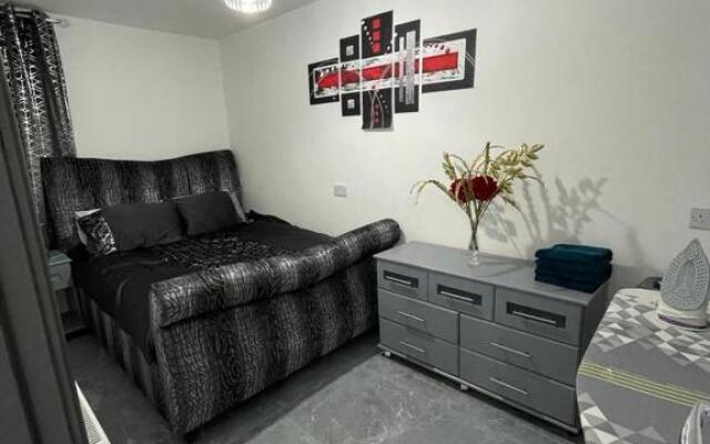 3 Bedroom Whalley Aparthotel
