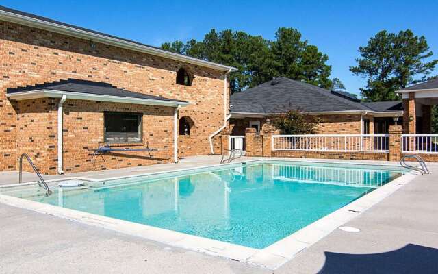 Quality Inn Petersburg Fort Lee Area