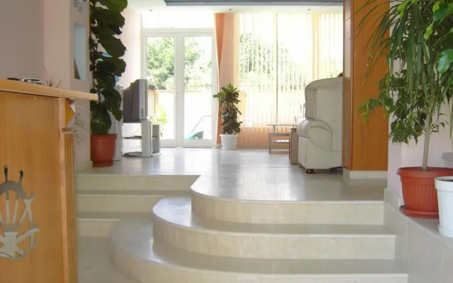 Family Hotel Deja Vu