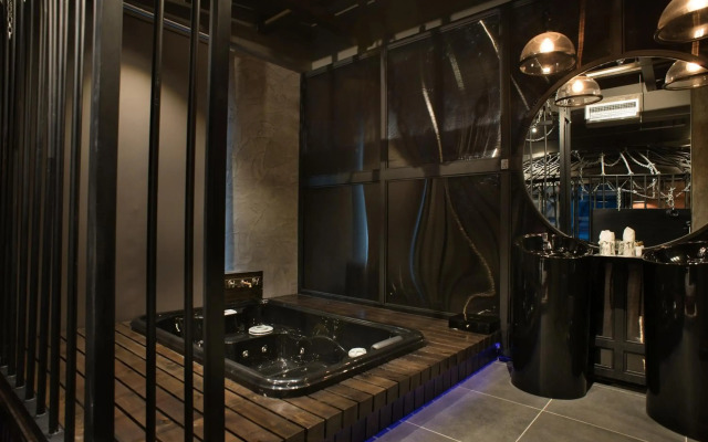 Vangohh Eminent Hotel & Spa