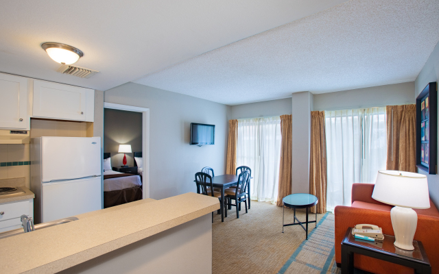 Enclave Hotel & Suites Orlando, a staySky Hotel & Resort