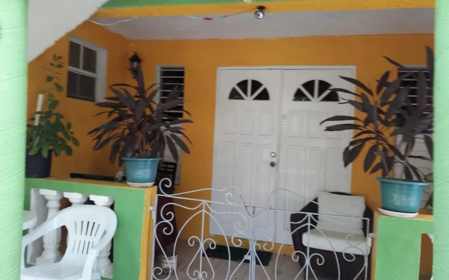 JO J'S Hostel