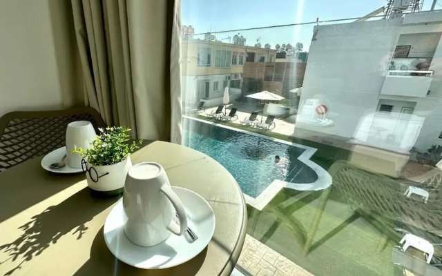 Sun Plaza Suites - Adults Only