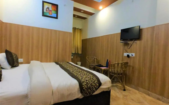 Bhagirathi Hotel in Tapovan By PerfectStyaz