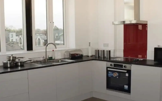 Cozy West Bromwich Apartment by High Street