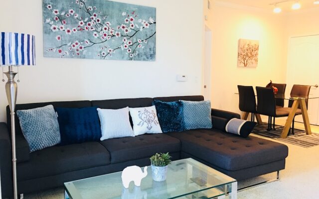 DTLA Apartment With Parking and Pool