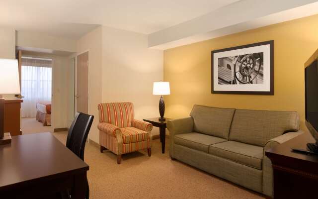 Country Inn & Suites by Radisson, Dundee, MI