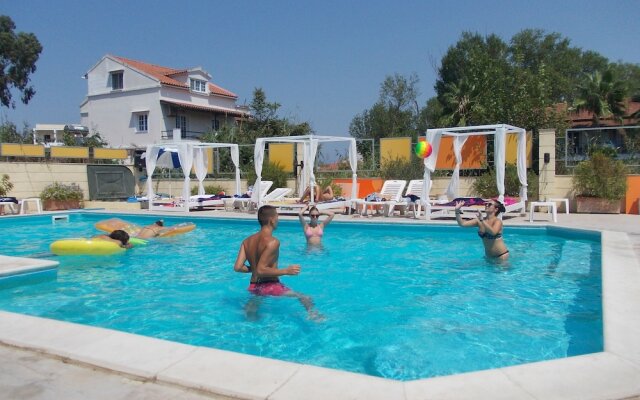 Antony's Complex - Apartments