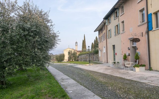 Borgo Antico Cisano With Pool