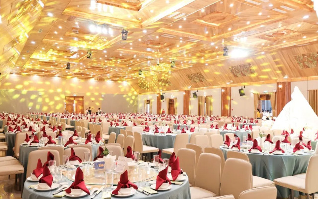 Phu Long Tam Ky Hotel & Restaurant