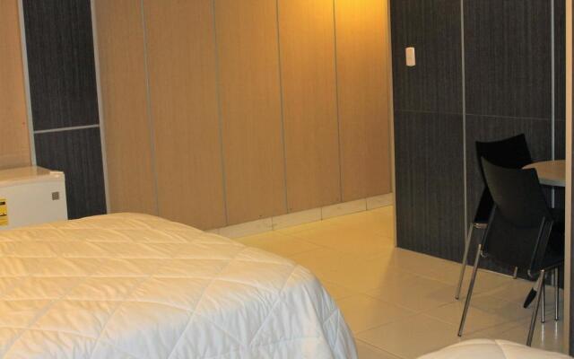 Hotel Roma Plaza