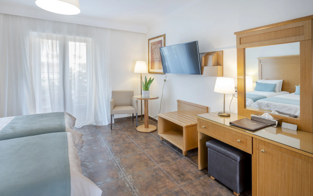 Peridis Family Resort
