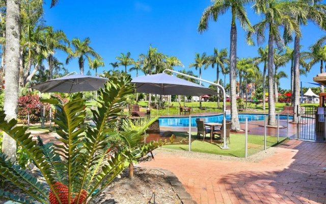 Resort Style - The Oasis Resort Villa 7, 2 Landsborough Pde – Beach – Golden Beach