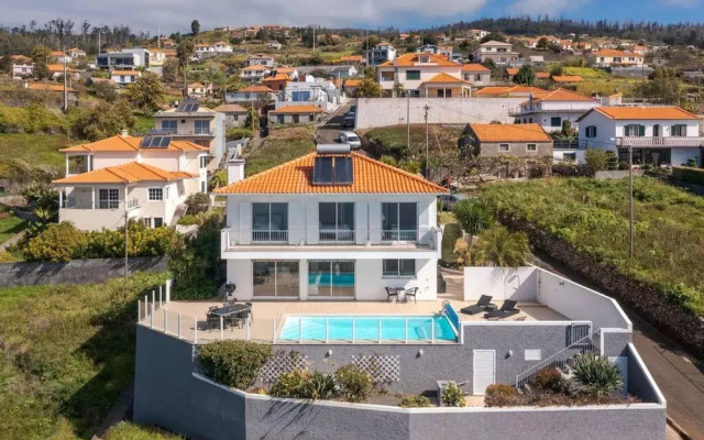 Villa Eldomar 61 in Estreito da Calheta