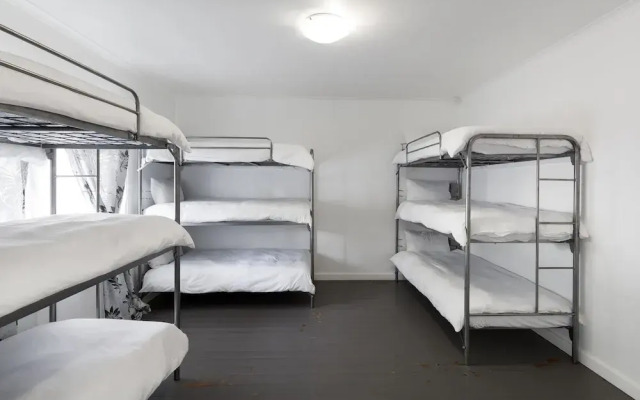 DS Backpackers Hostel