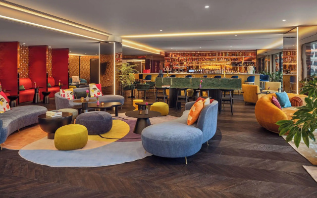 Cardo Brussels, Autograph Collection