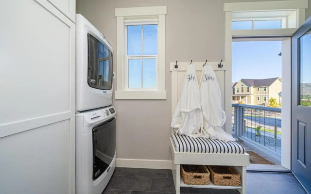 5 O’Clock Somewhere #113