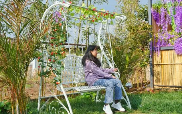 Fuxian Lake Xianqingyizhi Hotel