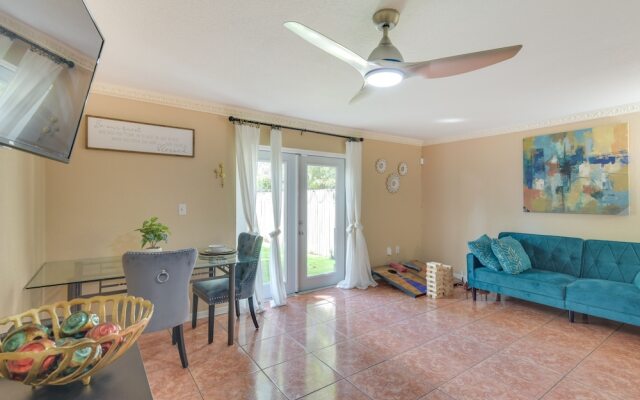 Opa-locka Townhome, 15 Mi to Miami Beach!