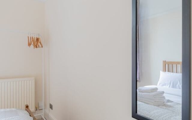 Roomy 3BD by Hampstead Heath!