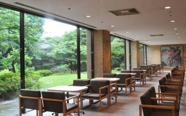 Gosho Nishi Kyoto Heian Hotel