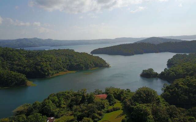 Blue Jungle Lodge