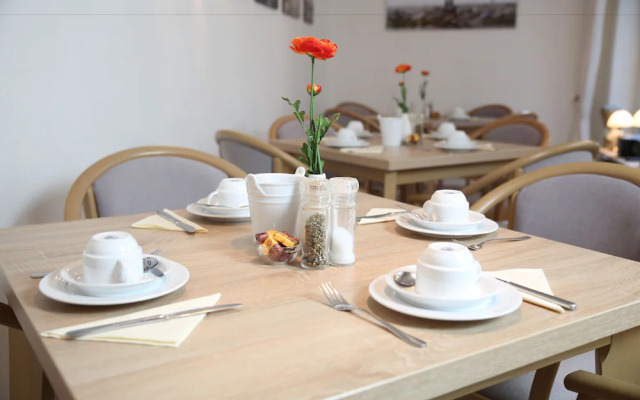 Hotel Pilar Garni
