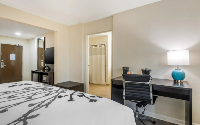 Sleep Inn & Suites