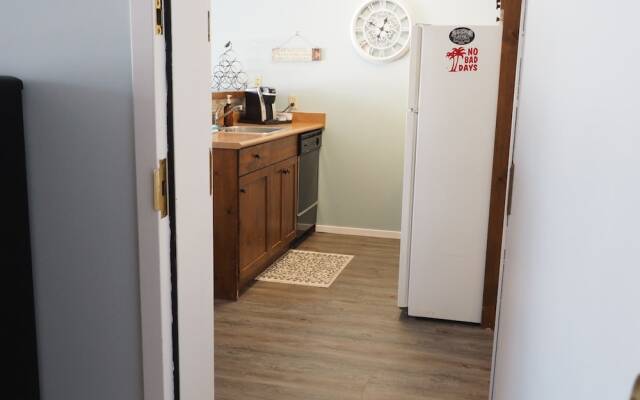 Apex Inn 1 Bdrm Suite 305-306 2 Bedroom Condo