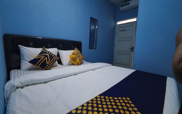 OYO 2302 Blue House Costel Syariah – Guest Rooms – Cianjur